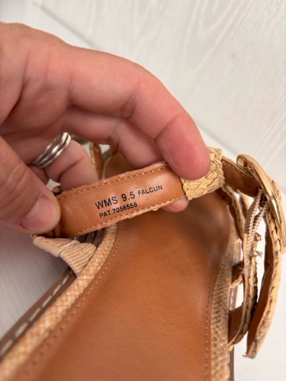 dv by Dolce Vita | Beige Woven Slide Sandals | Size 9.5 - Picture 6 of 6